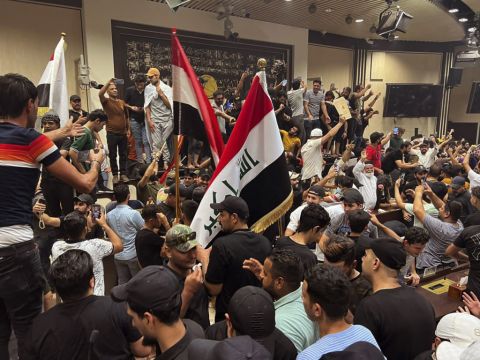 Followers Of Cleric Enter Iraqi Parliament In Show Of Force