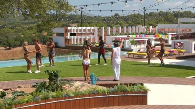 Love Island Finalists Enjoy Salsa Class Before 2022 Winners Are Crowned
