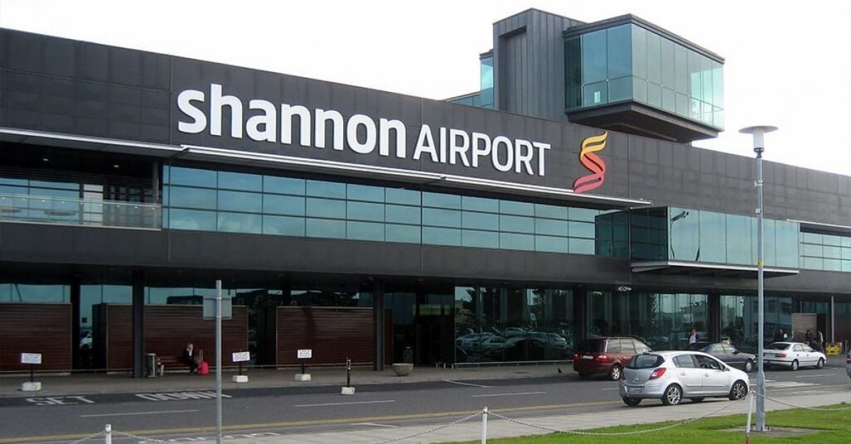 Рейс был вынужден вернуться в Шеннон из-за оскорбительного поведения пассажира.