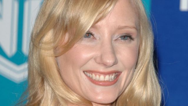 Hollywood Star Anne Heche In A Coma After La Car Crash