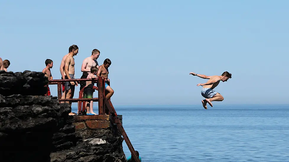 Met Éireann Issues Thunderstorm Warning As Heatwave Washes Out