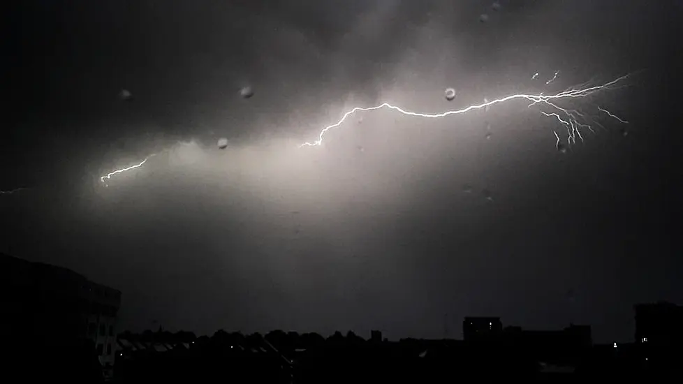 Thunderstorm Warning In Place For Seven Counties