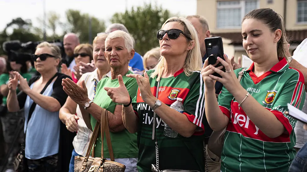 Irish Community In London Gathers In Tribute To Stabbed Clare Man Thomas O’halloran