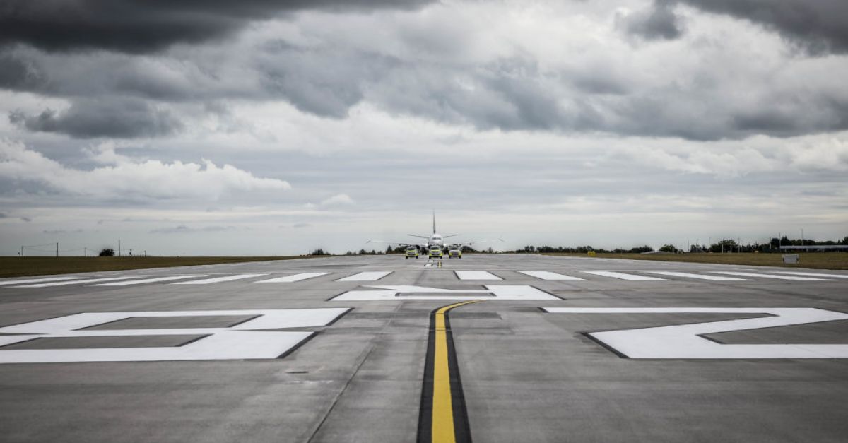 extend a runway simairport