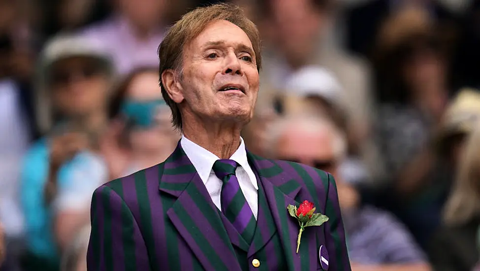 Cliff Richard Announces First Christmas Album In 19 Years