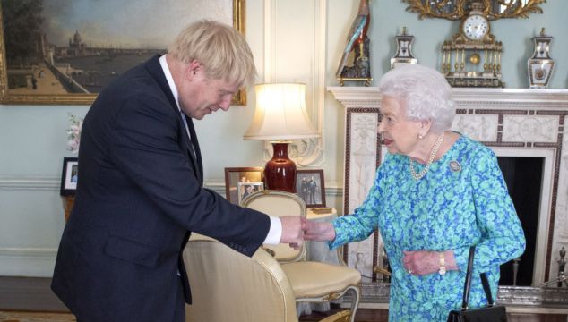 Britain's Queen Elizabeth ‘On It’ But Clearly Not Well During Final Meeting, Says Boris Johnson