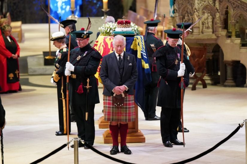 Queen Elizabeth's Children Surround Her Coffin For Vigil In Edinburgh