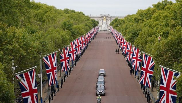 London Filled With Mourners Ahead Of State Funeral