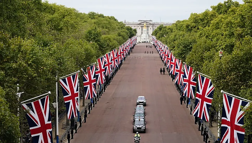 London Filled With Mourners Ahead Of State Funeral