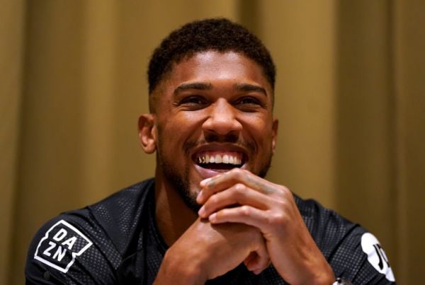 Roscommon Herald — Anthony Joshua insists he will sign the contract to ...
