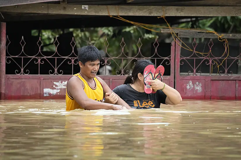 Powerful Typhoon Leaves Five Rescuers Dead In North Philippines