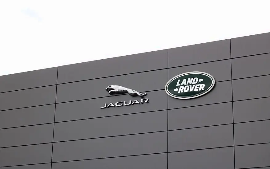 Jaguar Land Rover To Train 29,000 Staff To Work On Electric Cars