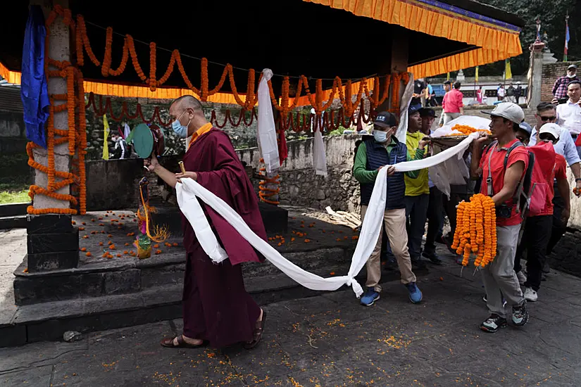 Us Extreme Skier Killed In Mountain Plunge Given Traditional Nepalese Funeral