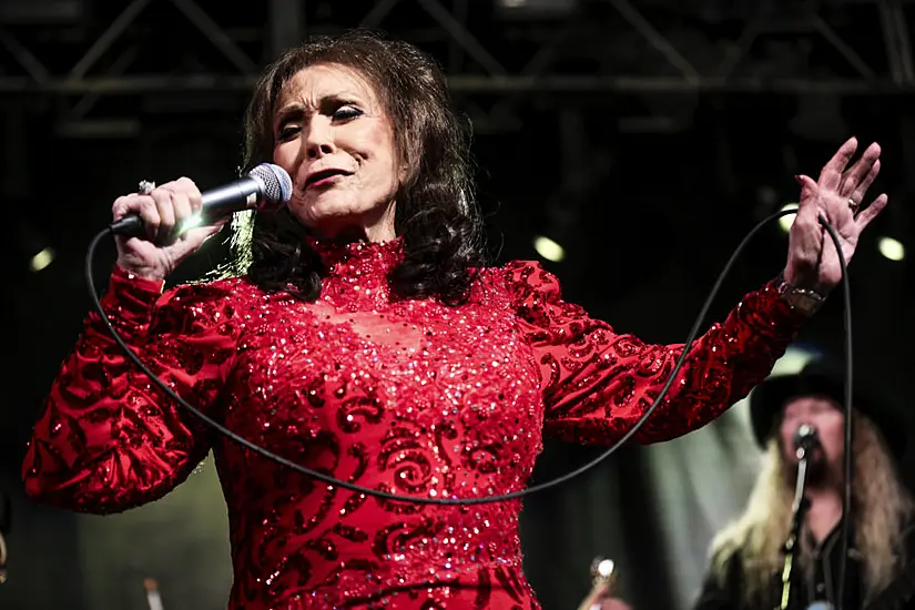 Loretta Lynn Remembered Fondly As A 'Cantankerous Little Pistol'