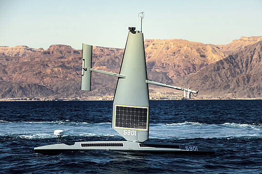 Uk And Us Navies Test Unmanned Surveillance Ships In Persian Gulf