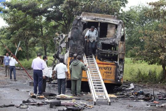 Twelve Killed As Bus Catches Fire In West India