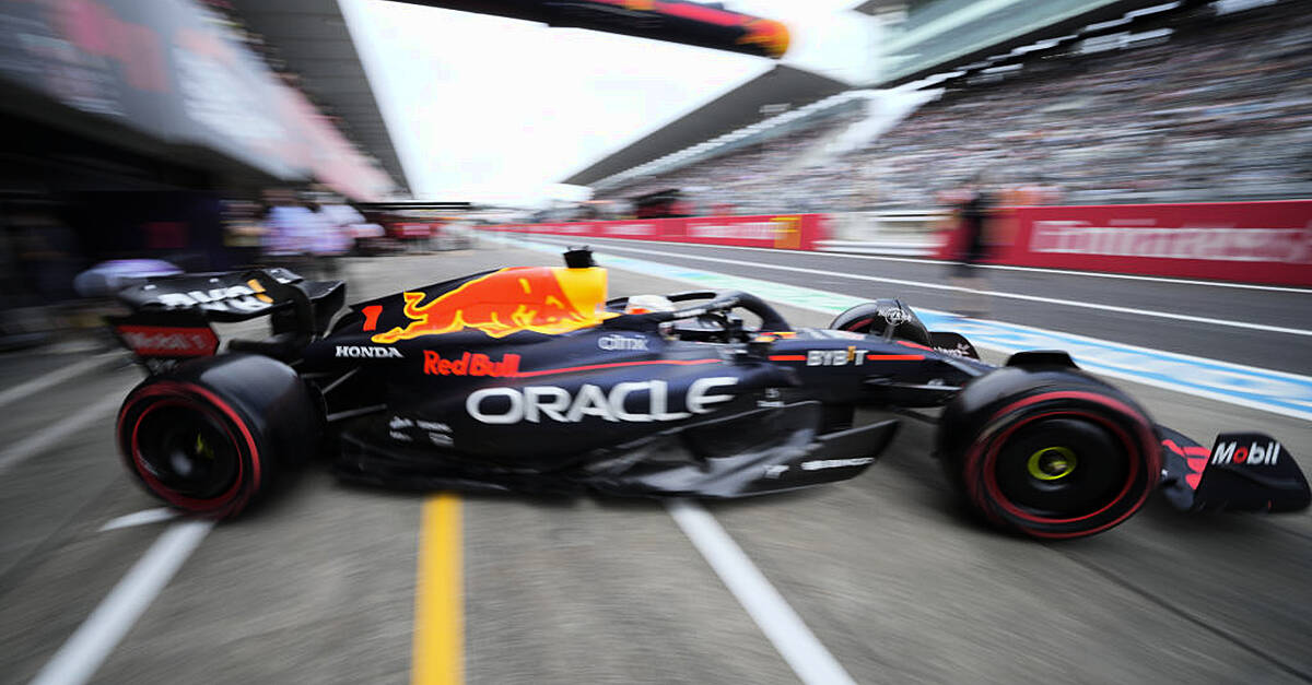 F1: Max Verstappen wins 2022 world championship after dramatic finish to  rain-hit Japanese Grand Prix