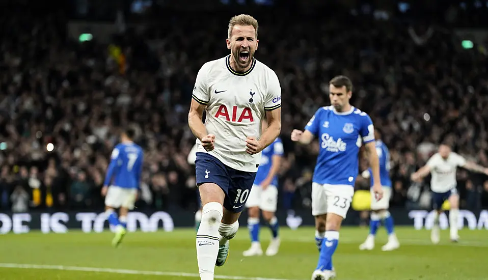 Harry Kane Penalty Helps Tottenham Keep Up Pressure At Top With Win Over Everton