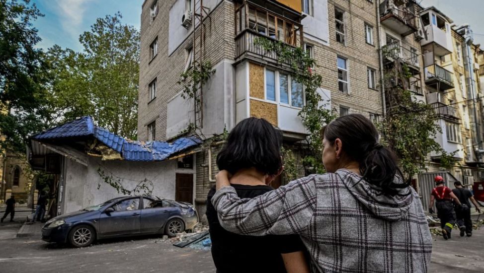 Russian Missile Hits Apartments In Ukrainian City After Us Warns On War Crimes