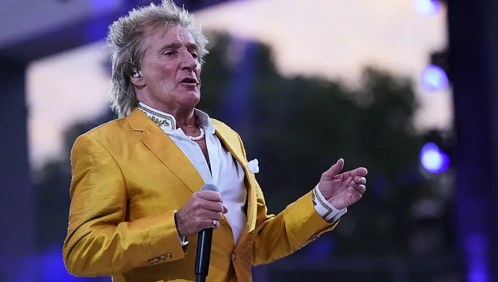 Rod Stewart Rents Home For Family Of Seven Ukrainian Refugees