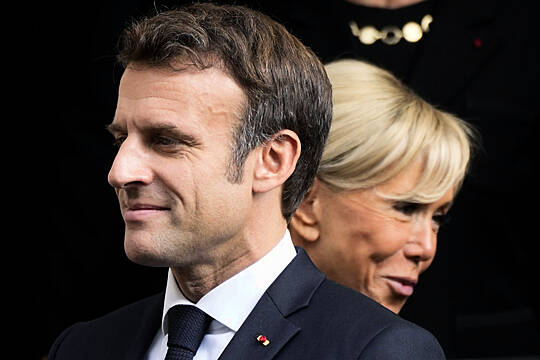 Poland Says Rare Book Macron Gave Pope Was Not Looted During Second World War