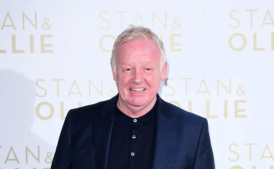 Les Dennis And Derry Girls Actress Star In Death In Paradise Christmas Special