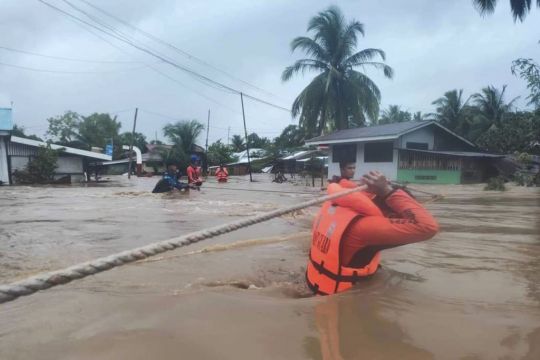 50 Dead And Dozens Feared Missing As Storm Lashes Philippines