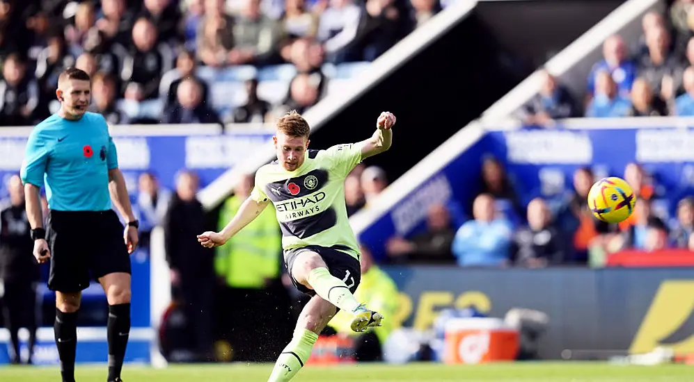 Kevin De Bruyne Freekick Sinks Leicester And Fires Man City Top Of The Table