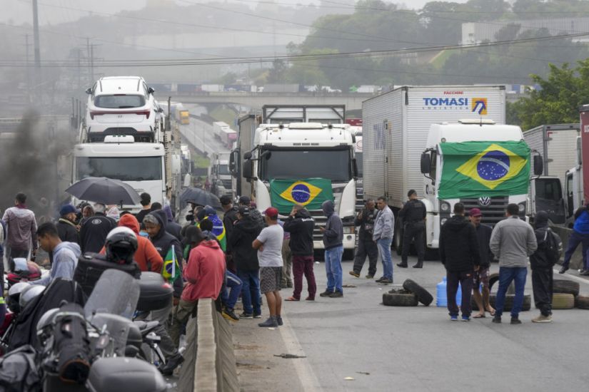 Lorry Drivers Backing Bolsonaro Block Hundreds Of Roads In Election Protest