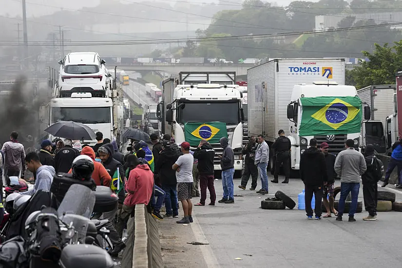 Lorry Drivers Backing Bolsonaro Block Hundreds Of Roads In Election Protest