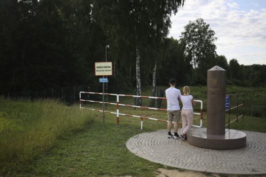 Poland Lays Razor Wire On Border With Russia’s Kaliningrad