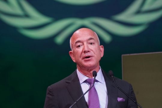 Ex-Housekeeper Sues Jeff Bezos, Claiming Discrimination