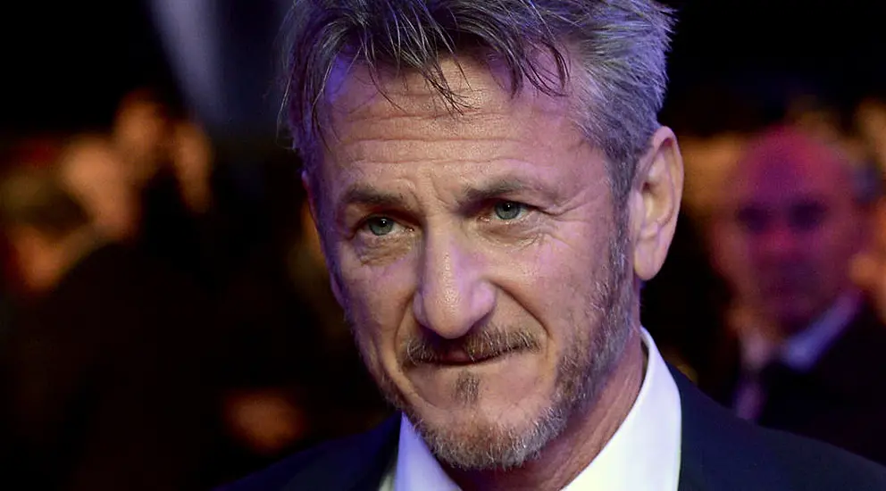 Sean Penn Gives One Of His Oscars To Ukrainian President Volodymyr Zelensky