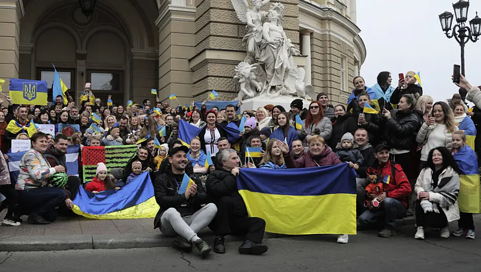 Ukrainian Police And Broadcasts Return To Long-Occupied City