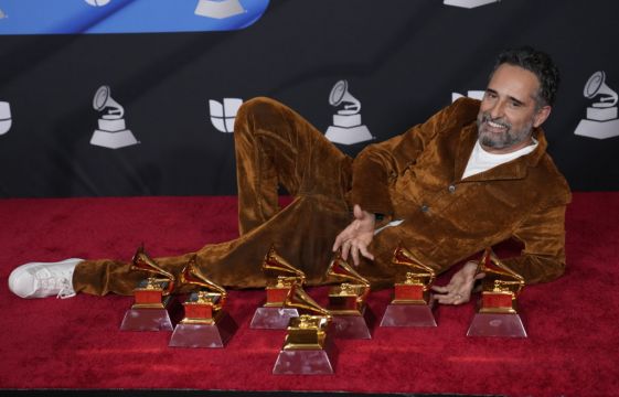 Uruguayan Musician Jorge Drexler Wins Six Latin Grammys