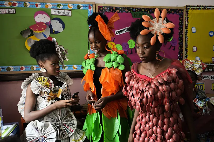 Nigerian Teens Recycle Rubbish Into Fashion And Highlight Risks Of Pollution