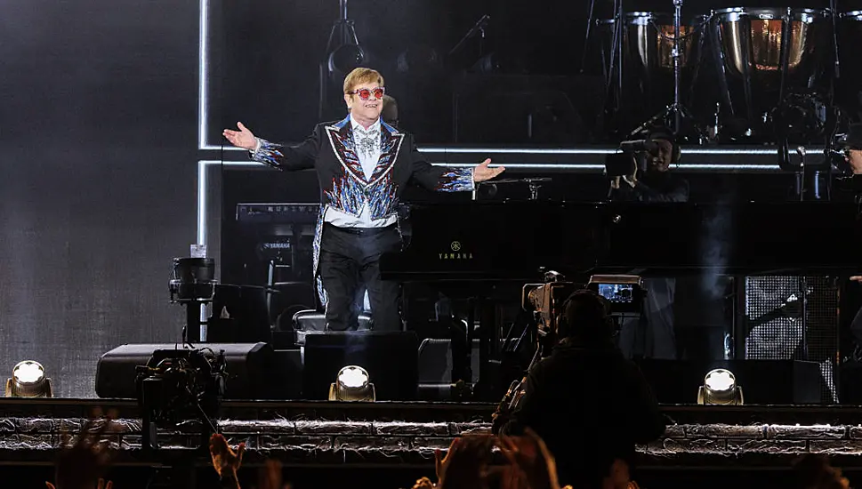 Elton John Pays Tribute To ‘Inspiring’ Musicians At Final Us Tour Show