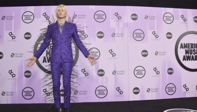 Machine Gun Kelly Dons Extravagant Spiked Suit At The Amas