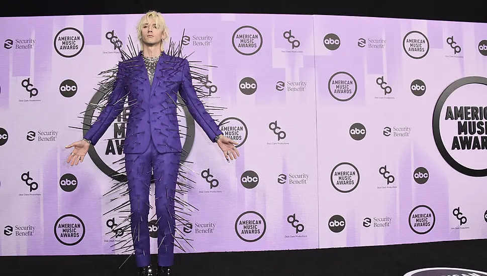 Machine Gun Kelly Dons Extravagant Spiked Suit At The Amas