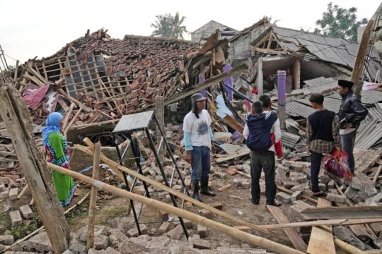 Indonesia Earthquake Death Toll Rises To 252 As More Bodies Found