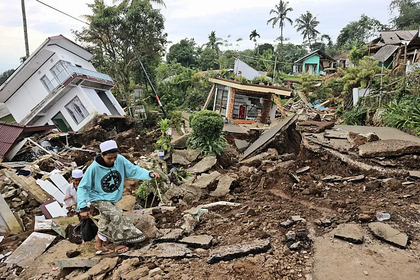 Search Effort Intensifies After Indonesia Quake Kills 271