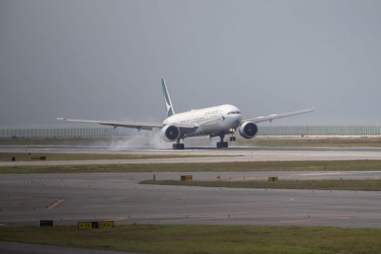 Hong Kong Airport Officially Launches New Third Runway