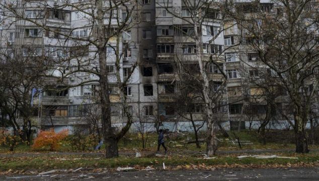 Civilians Escape Kherson After Russian Strikes On Freed City