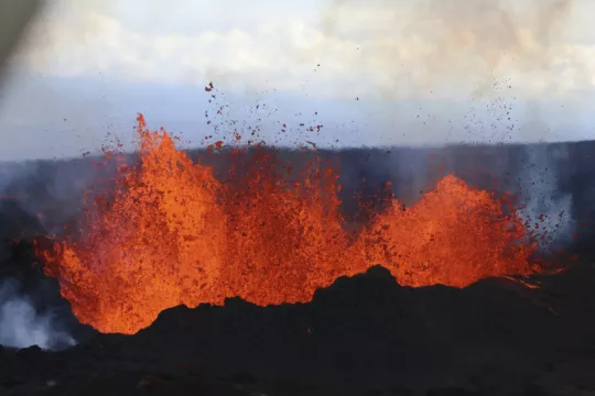 Hawaiian Volcano’s Lava Oozes Toward Key Big Island Road