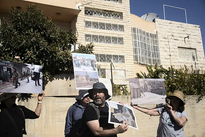 Israeli Peace Activists In Show Of Solidarity With Palestinians In West Bank