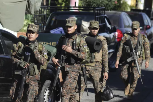El Salvador Seals Off Town As 10,000 Police Officers And Soldiers Hunt For Gang
