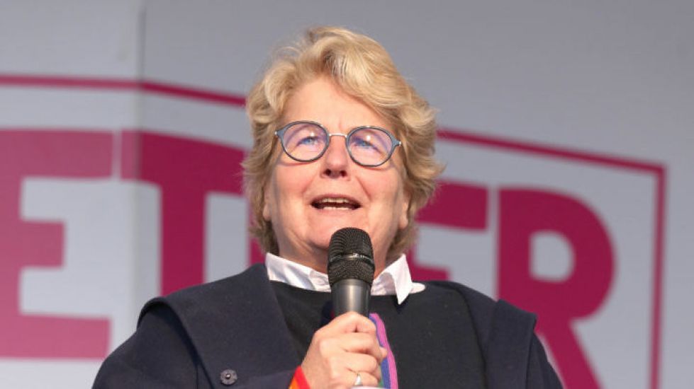 Sandi Toksvig Admitted To Hospital In Australia With Bronchial Pneumonia