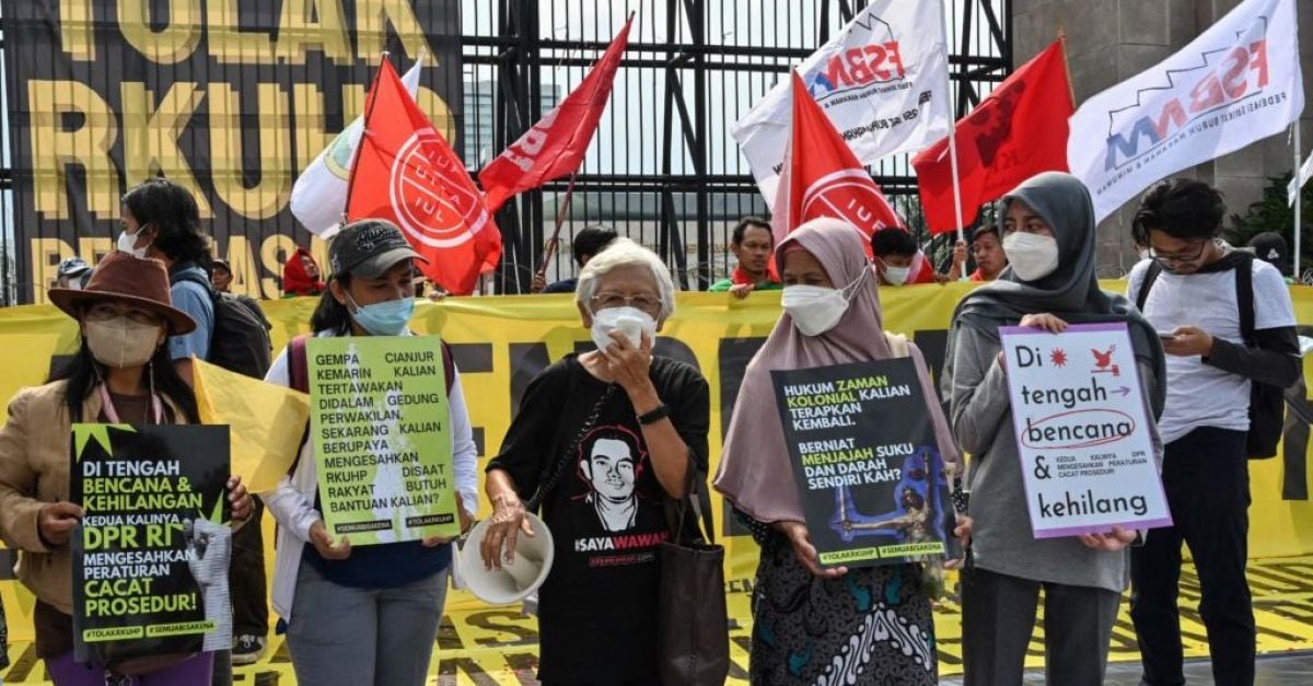 Indonesia Bans Sex Outside Marriage In New Criminal Code 7423