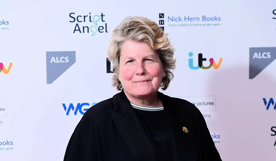 Sandi Toksvig Is Out Of Australian Hospital After Having Bronchial Pneumonia