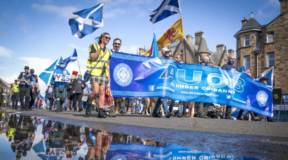 Support For Scottish Independence Up To 56%, Poll Suggests